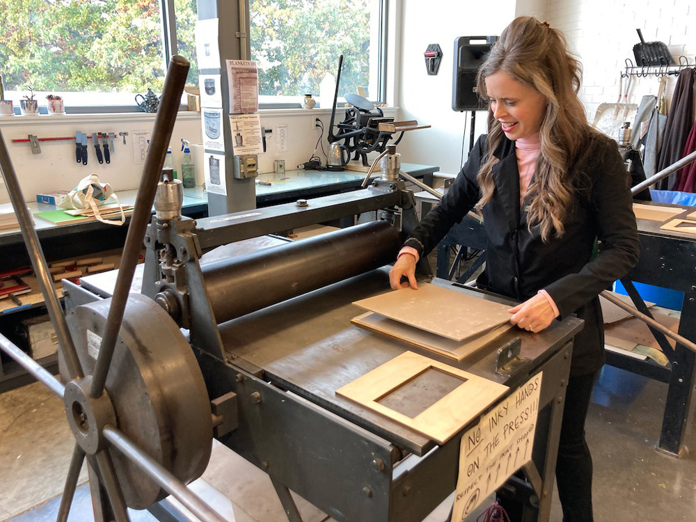 Lari Gibbons setting up the print maker